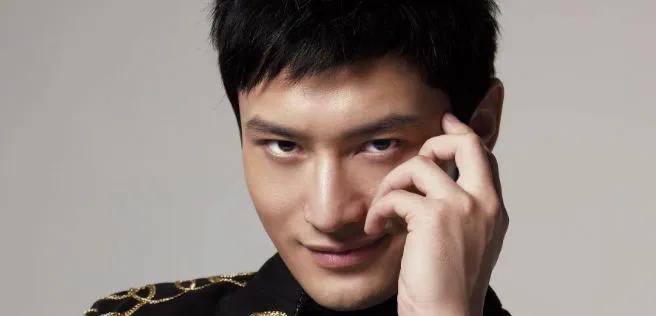 天生“花心脸”，痞帅不油腻，这6位自带坏男生魅力，不耍帅也酷