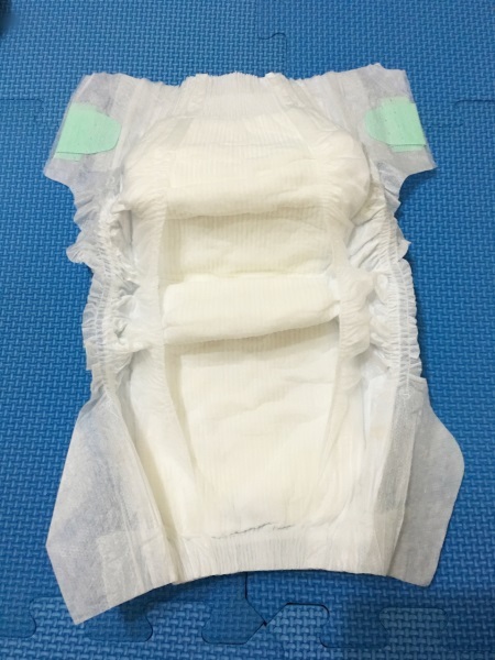 宝宝拉屎漏尿正确方法,宝宝红屁屁漏尿怎么回事