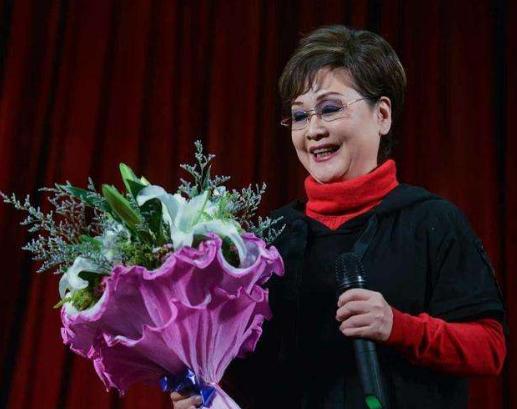 李谷一和那英谁是真正的歌坛天后,歌唱家李谷一目前情况