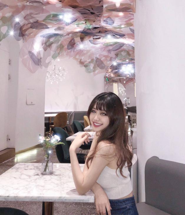 女朋友的闺蜜喜欢上我怎么化解,女朋友和女闺蜜很暧昧怎么办