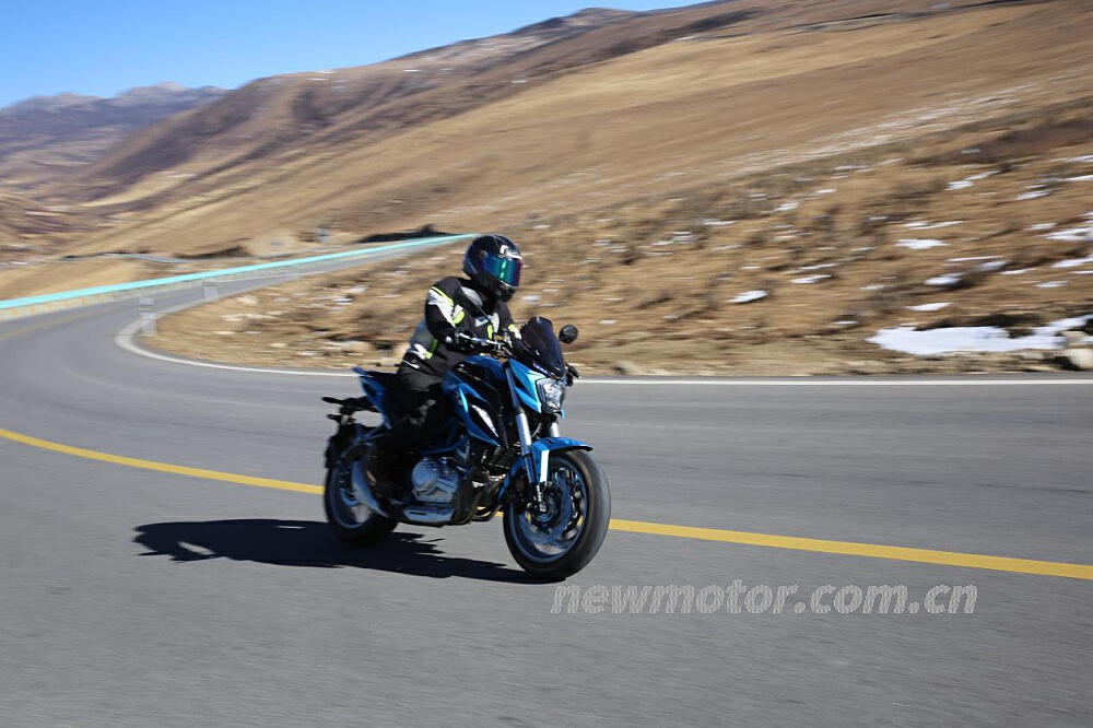 川西去看贡嘎雪山,川西看雪山和草原