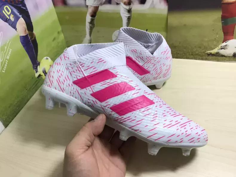 adidas足球鞋新配色,adidas短跑钉鞋