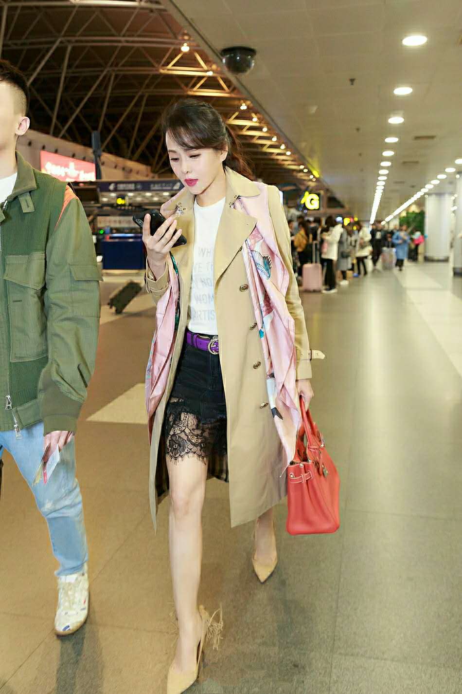 49岁金南珠穿什么颜色好看,金南珠穿红色连衣裙