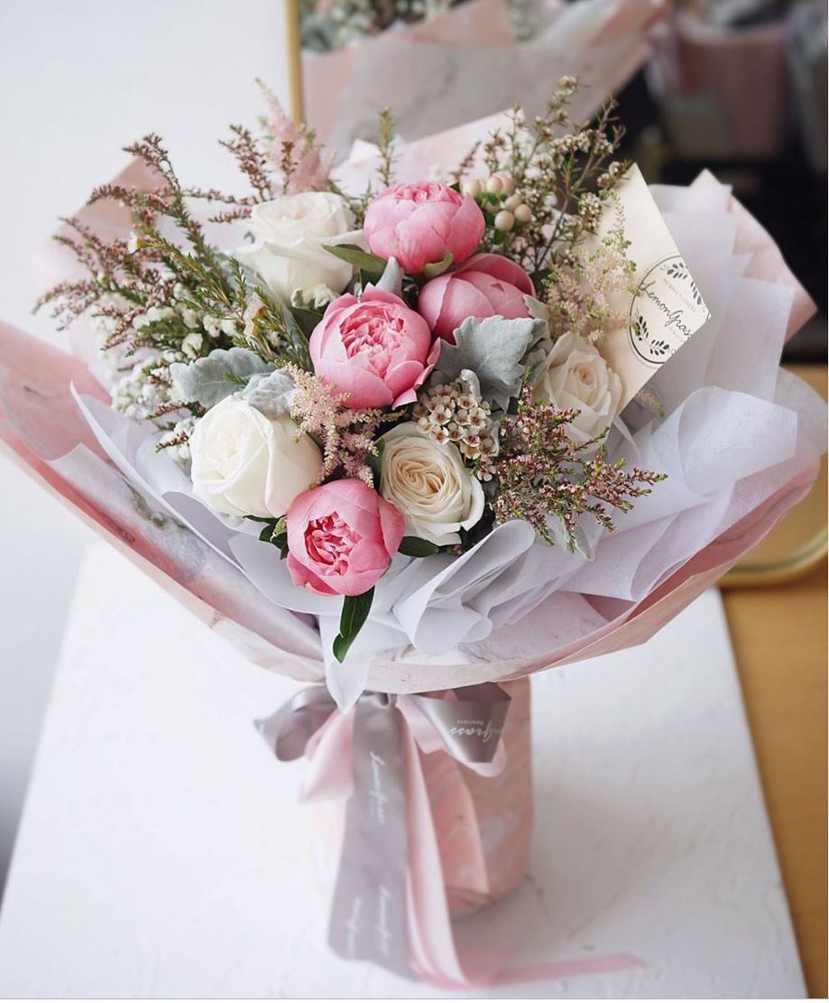 以香槟玫瑰为主的韩式花束,清新柔和治愈系韩式花束