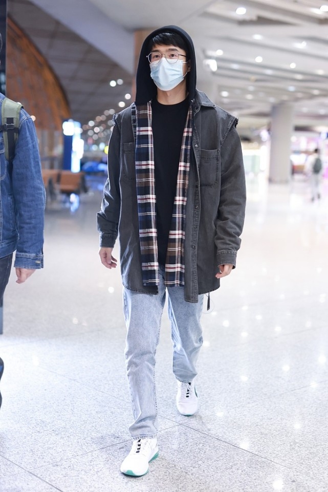 刘昊然身材修长,刘昊然净身高有185吗