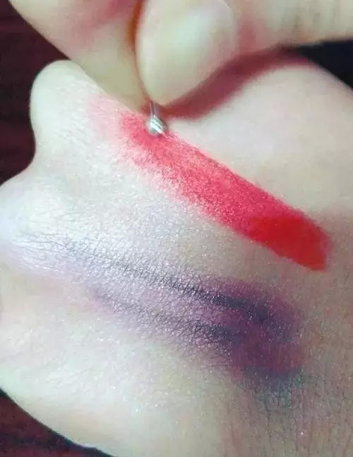 怎样辨别化妆品是否含有铅汞的,护肤品中的化妆品怎么辨别真假