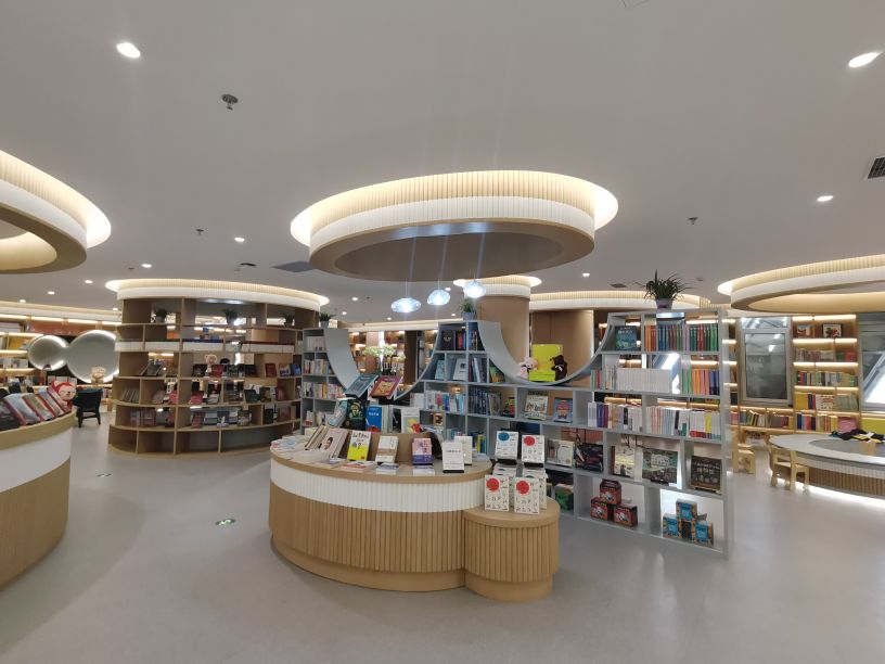 九力国际教育综合体夜景,九力国际教育综合体广告