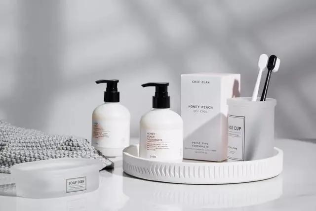 一张嘴臭牙齿就臭怎么办,一张嘴就口臭小妙招