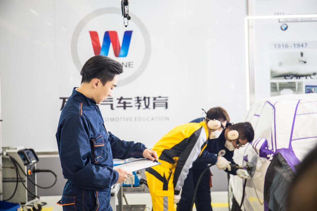 学汽车钣金烤漆怎么样,2021汽车钣金喷漆前景