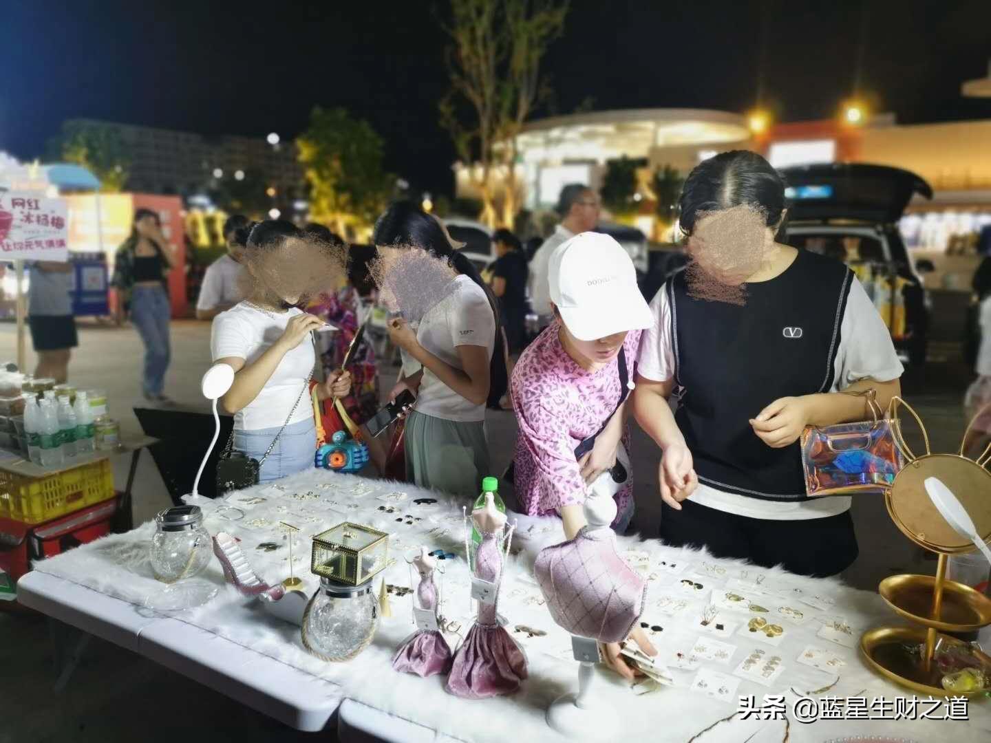 摆摊卖了一副耳环利润6元,摆地摊耳环收入