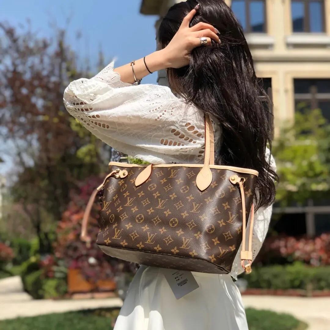 lvneverfull,lv购物袋neverfull中号值得买吗