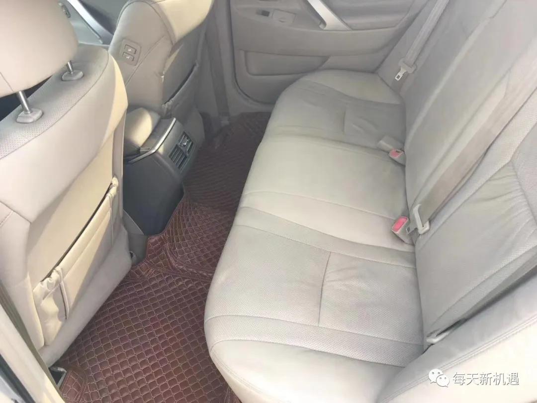 15年的凯美瑞2.0高配能值多少钱,10年丰田凯美瑞2.4高配能值多少钱