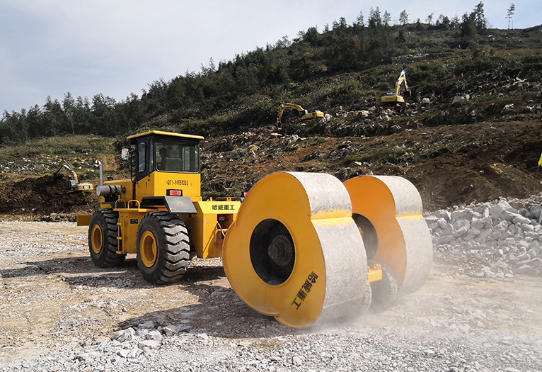 冲击式压路机有哪些型号,冲击式压路机适合哪些工程