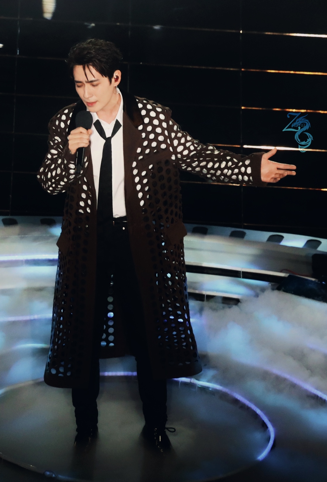 做梦梦到朱一龙,梦到与朱一龙相爱