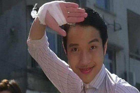 周星驰功夫中的酱爆跳舞的场景,周星驰功夫里面酱爆跳舞的视频