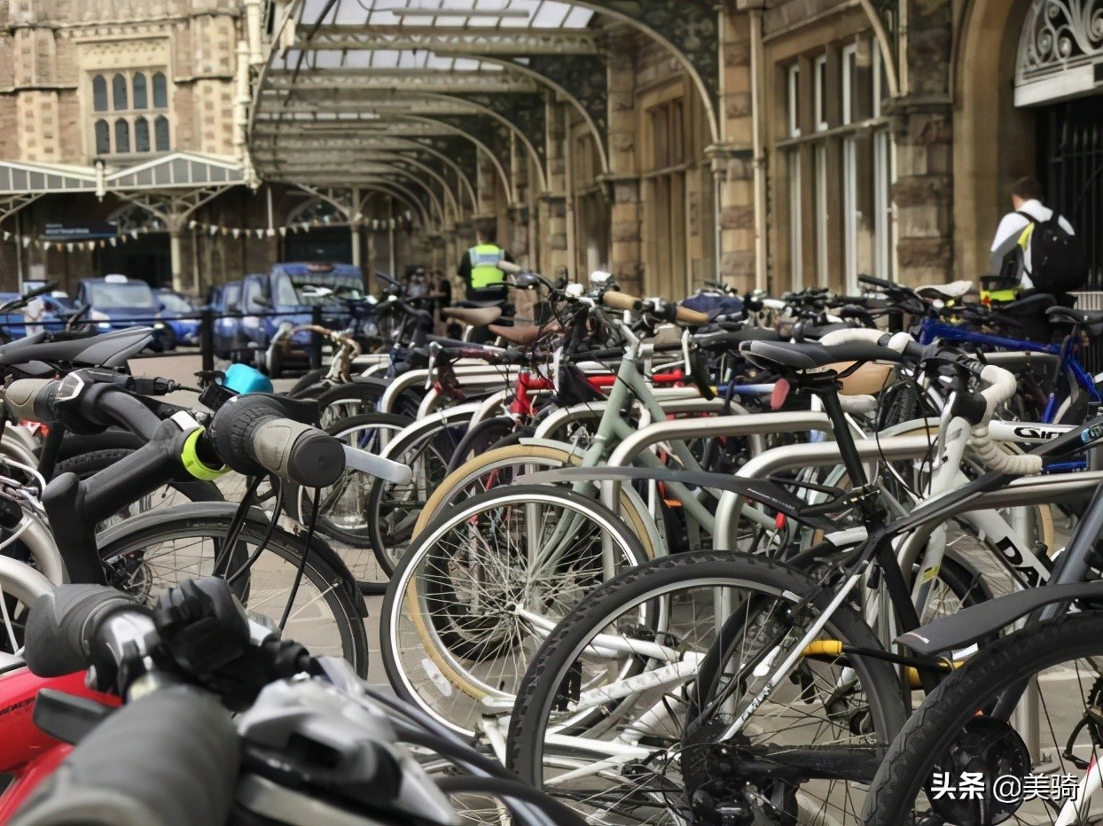 小车防盗锁怎么自己锁,怎么给自行车上防盗锁