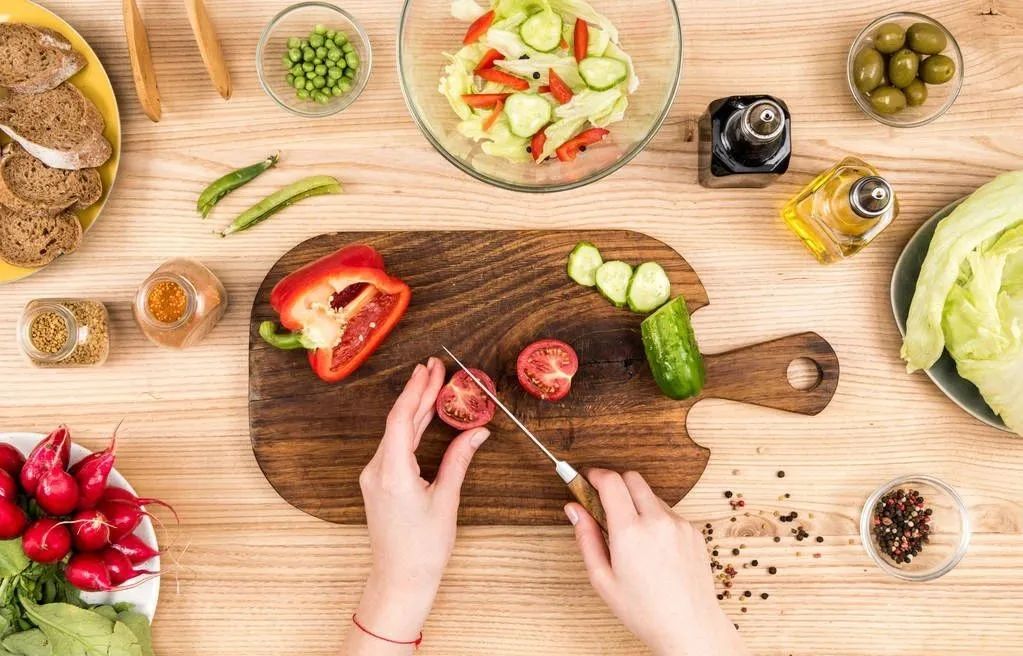 后背长痘最快最有效的方法,背部长痘的治疗方法