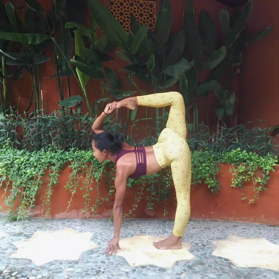 预防冬日“老寒腿”，瑜伽教你几招，双腿美丽还暖和