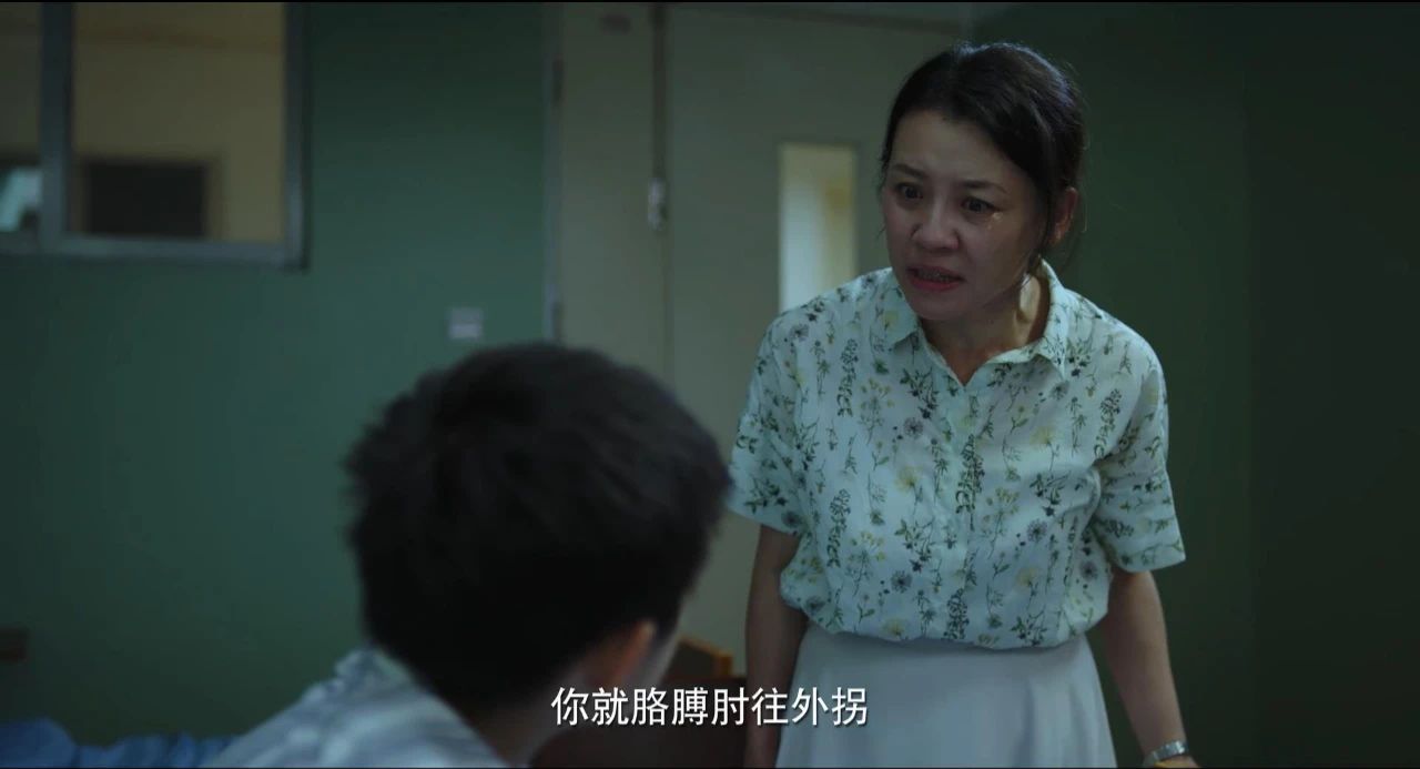 《隐秘的角落》里的中年人脸上都写着一句话：我太难了