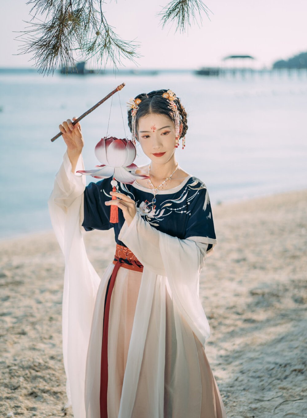 为什么汉服圈很少提汉尚华莲,汉服坑究竟坑在何处