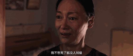 59岁穿比基尼秀长腿A4腰，她就是传说中的女魔头吧？