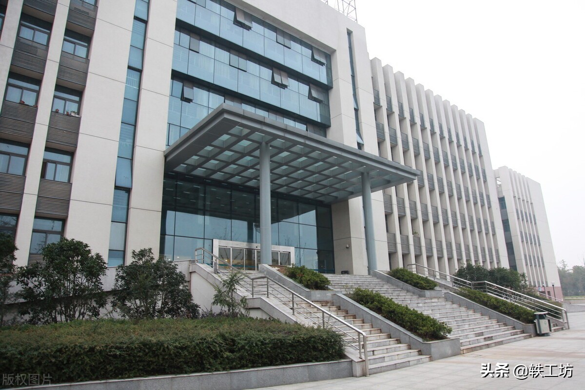 实力很强的3所工业大学，虽不是211，但分数线高，只适合优等生