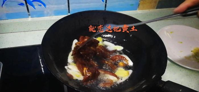 西红柿土豆焖面怎么不糊锅,为啥我做的焖面容易糊锅