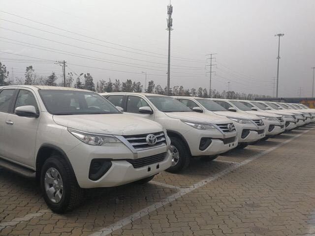 丰田霸道中东柴油版,2018年7月进口17款丰田霸道2700