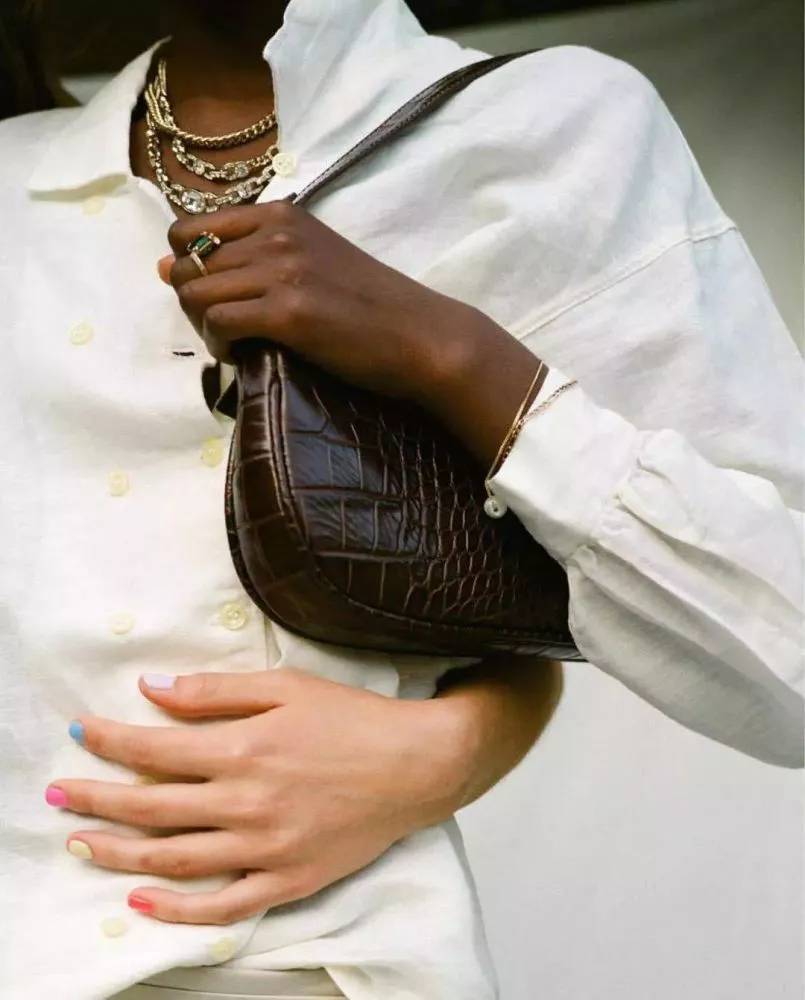 明星街拍包包香奈儿经典款,盘点街头出镜率最高的10款包包