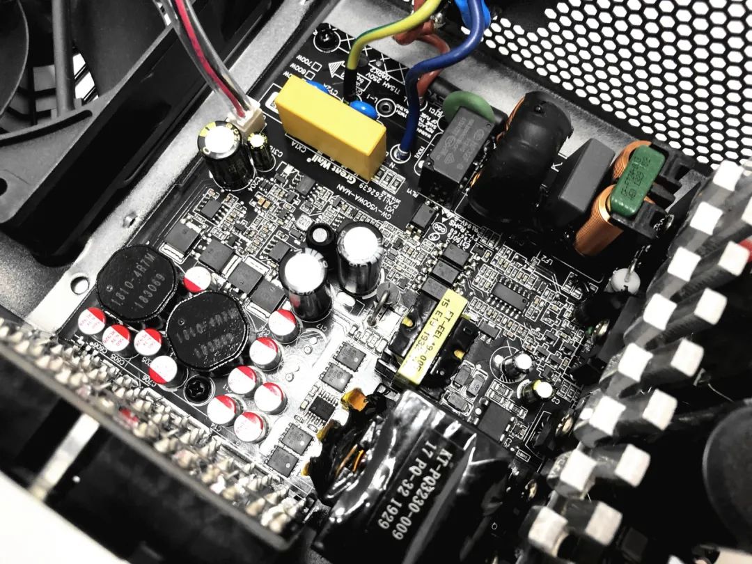 保护硬盘数据,一台稳定的电源为何如此重要?