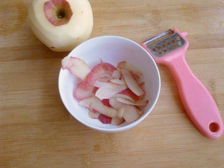 “一天一苹果，医生远离我”，可苹果皮上有蜡，削了之后才能吃？