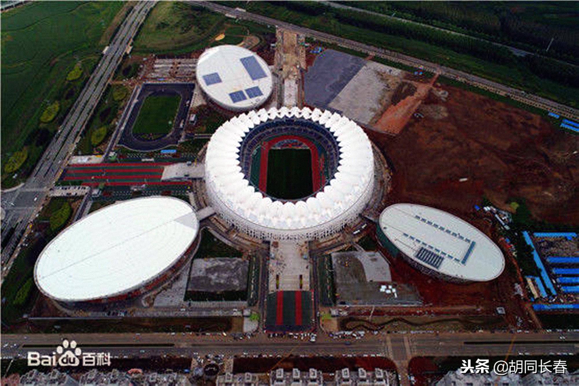 闀挎槬濂ユ灄鍖瑰厠鍏洯鐢板緞鍥剧墖,闀挎槬濂ユ灄鍖瑰厠涓績鎷嶆憚