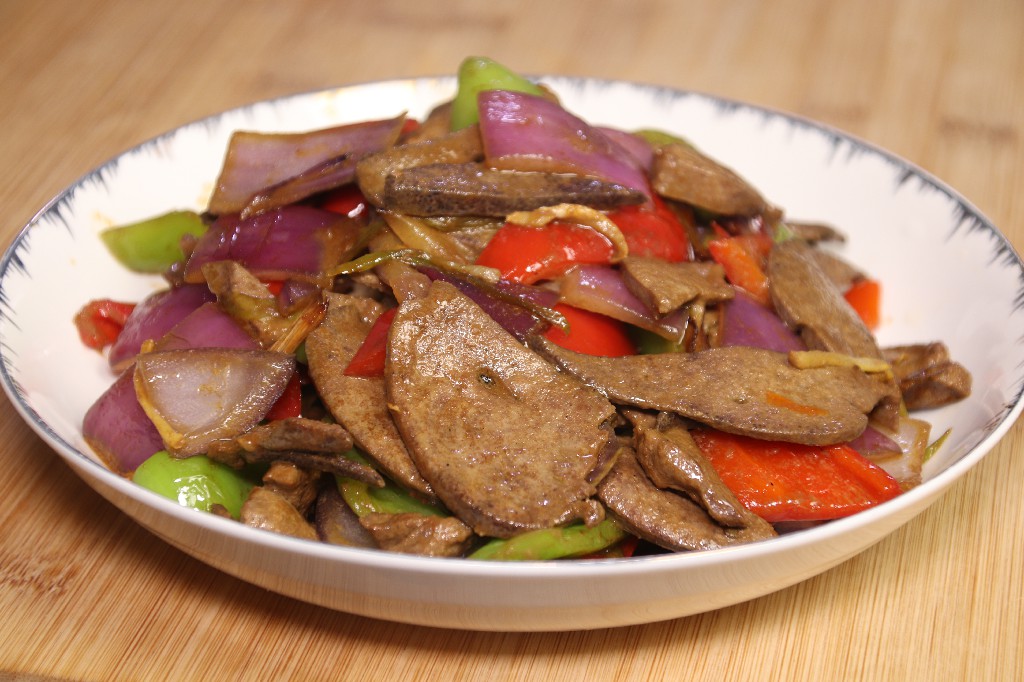 炒猪肝前是不是都要弄淀粉,炒猪肝很多人第一步就错了