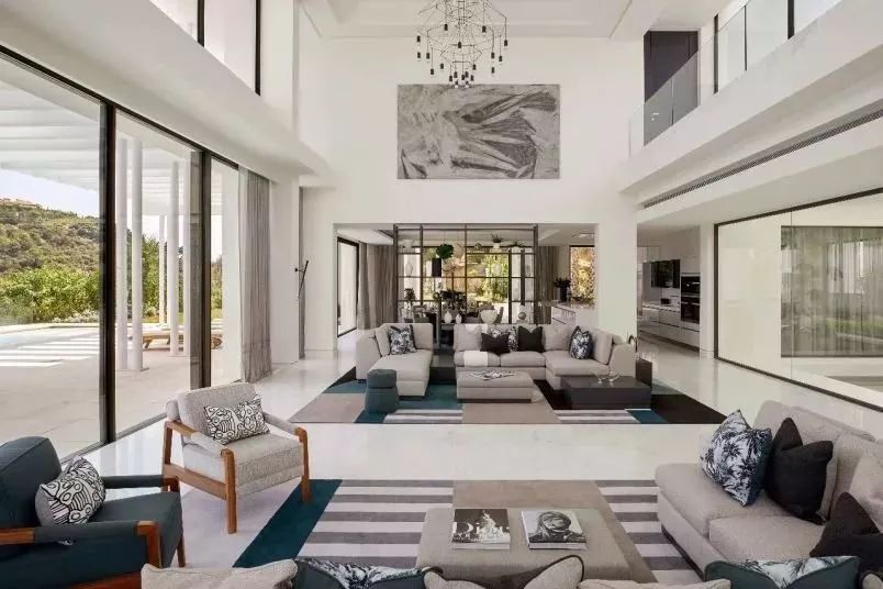 在英国做房产经纪人可以多有钱？