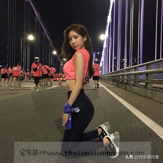 NanaUn美丽可人的韩国模特,好身材是锻炼出来的