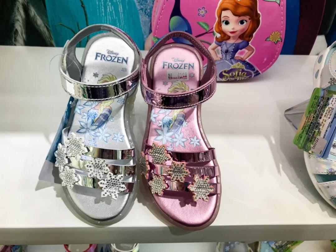 儿童穿哪种凉鞋比较好测评,关爱宝宝从脚开始