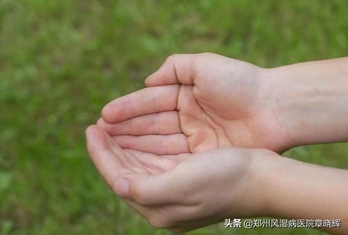 儿童类风湿的4个征兆,儿童得类风湿性关节炎严重吗
