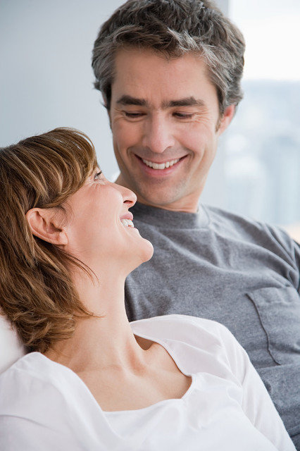 一个男人真的爱你时是怎样的,一个50岁男人真的爱你有哪些表现