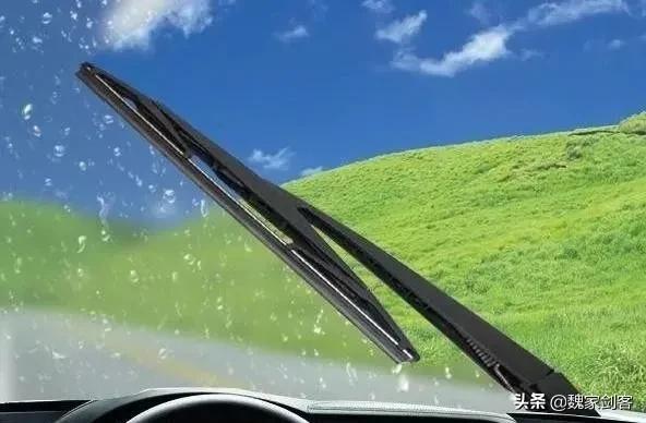 雨刮器刮起来嘎嘎响怎么解决,雨刮器刮出来有毛刺怎么办