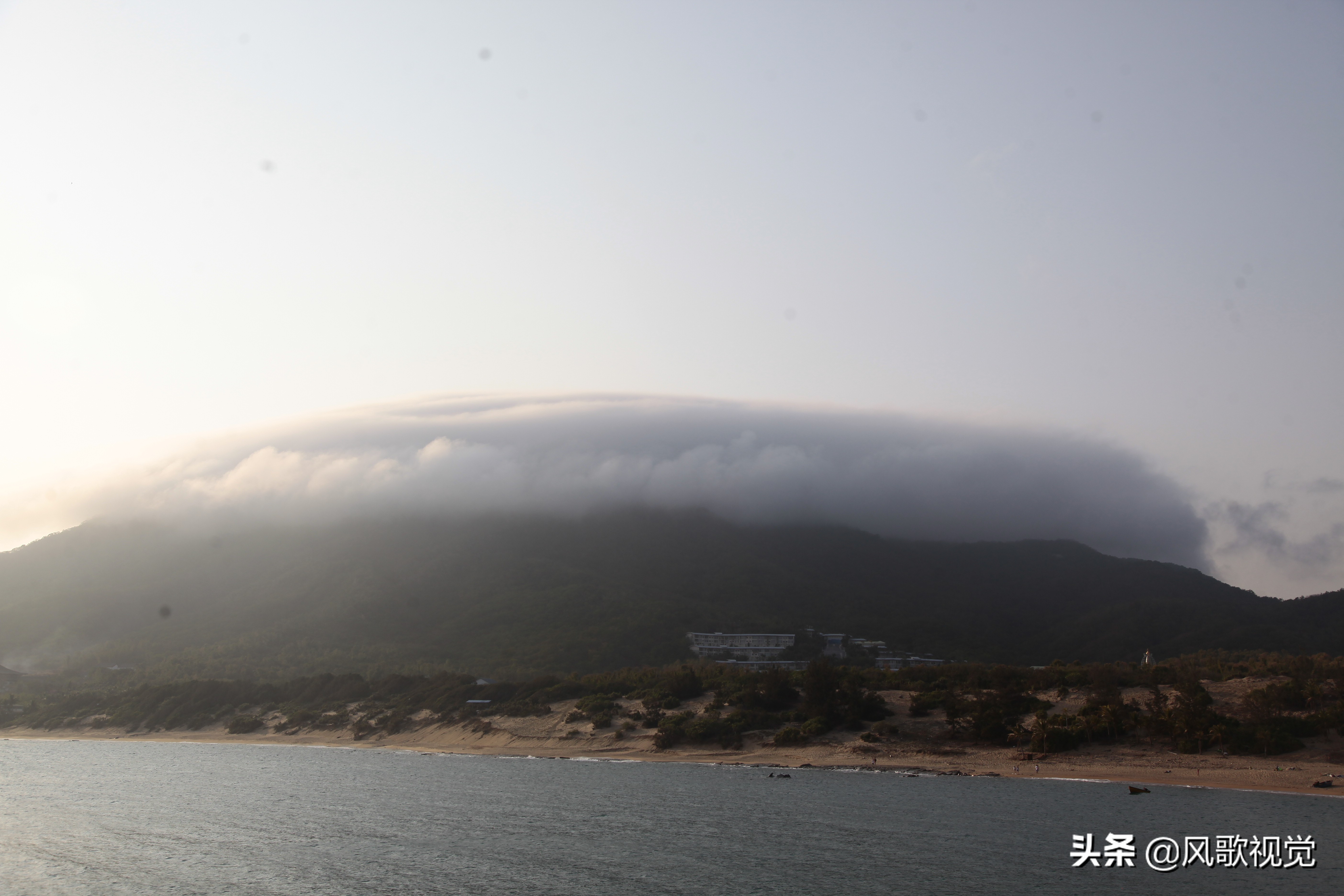 南山是属于哪个山,三亚南山是山吗