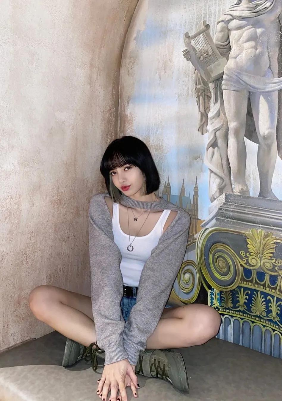 jennie穿搭冬香奈儿,求jennie同款衣服