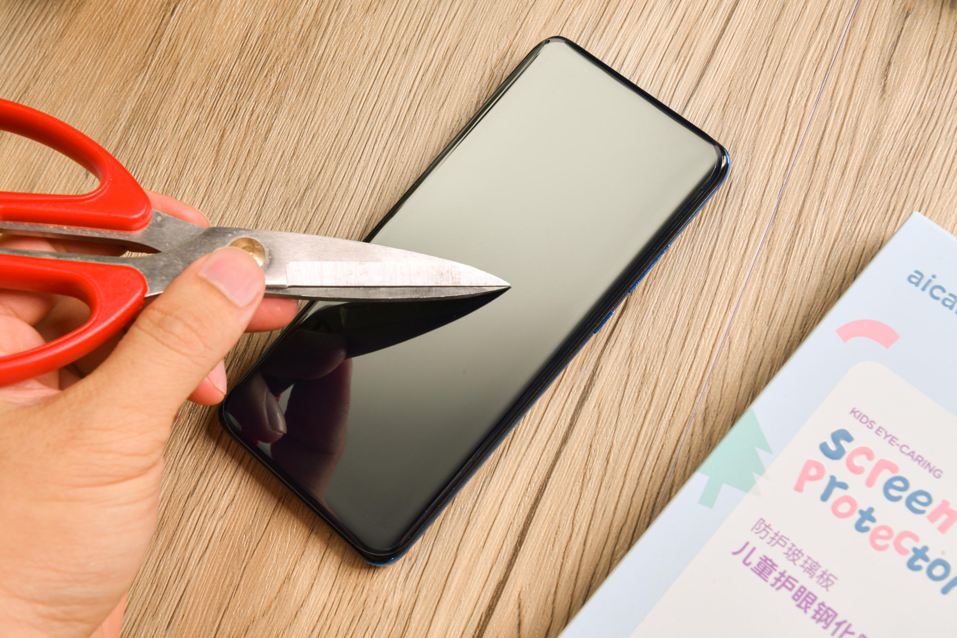 手机钢化膜三无产品能卖吗,手机钢化膜买了不马上贴行不行