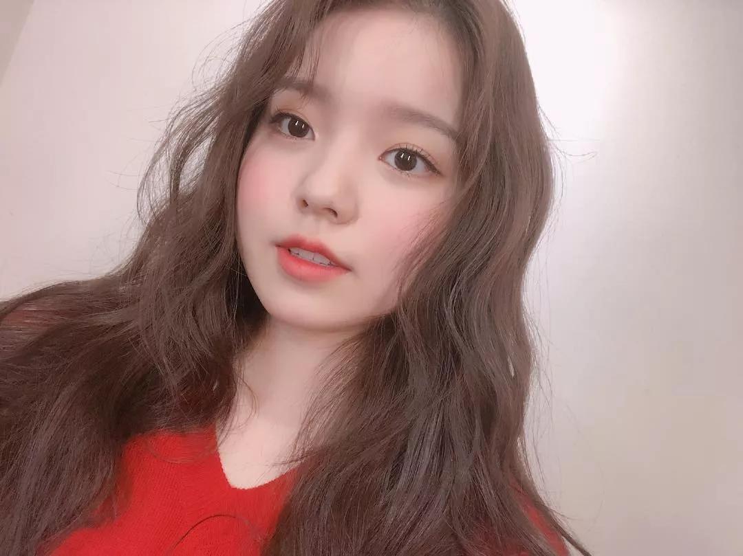 脸大的女生适合什么发型比较酷,脸大的女生适合什么发型自己弄