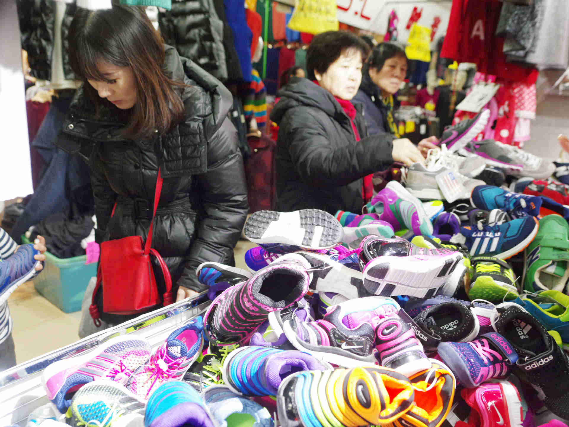 迎新年清仓处理,迎新春降价促销