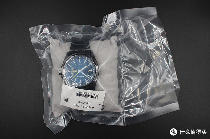 西铁城光动能手表有三个小表盘,西铁城光动能电波手表晚上能亮吗