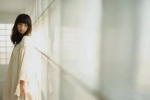 心里苦伤感无奈的句子，句句心酸！