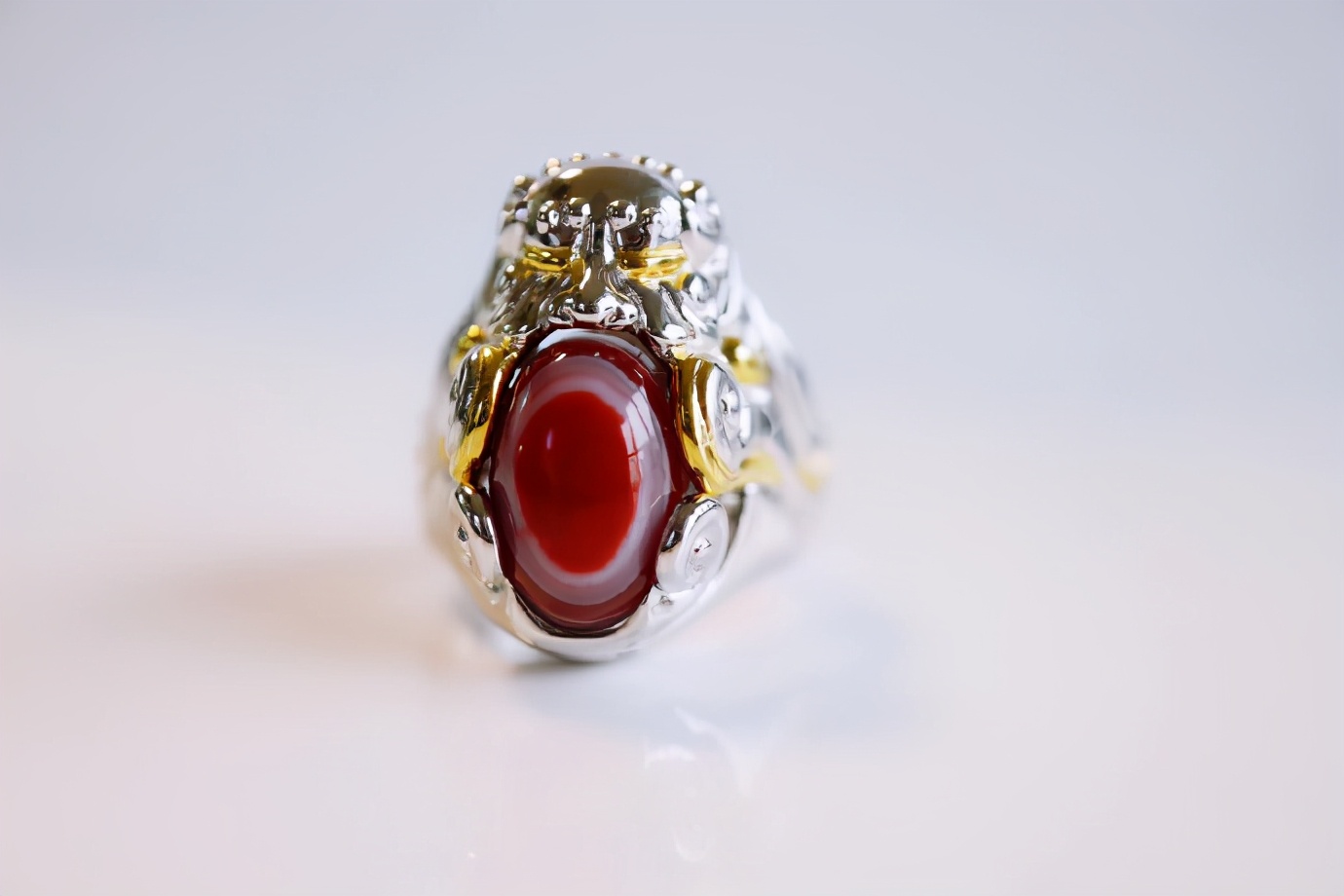 冰飘南红手串会越戴越红吗,为什么有的冰飘南红只要几十元