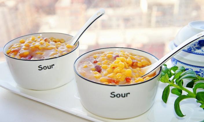 晚饭不知道吃啥清淡点,软糯香滑的大碴子粥