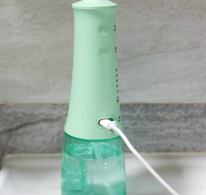 牙医向你推荐一款杀菌冲牙器,罗曼冲牙器加水