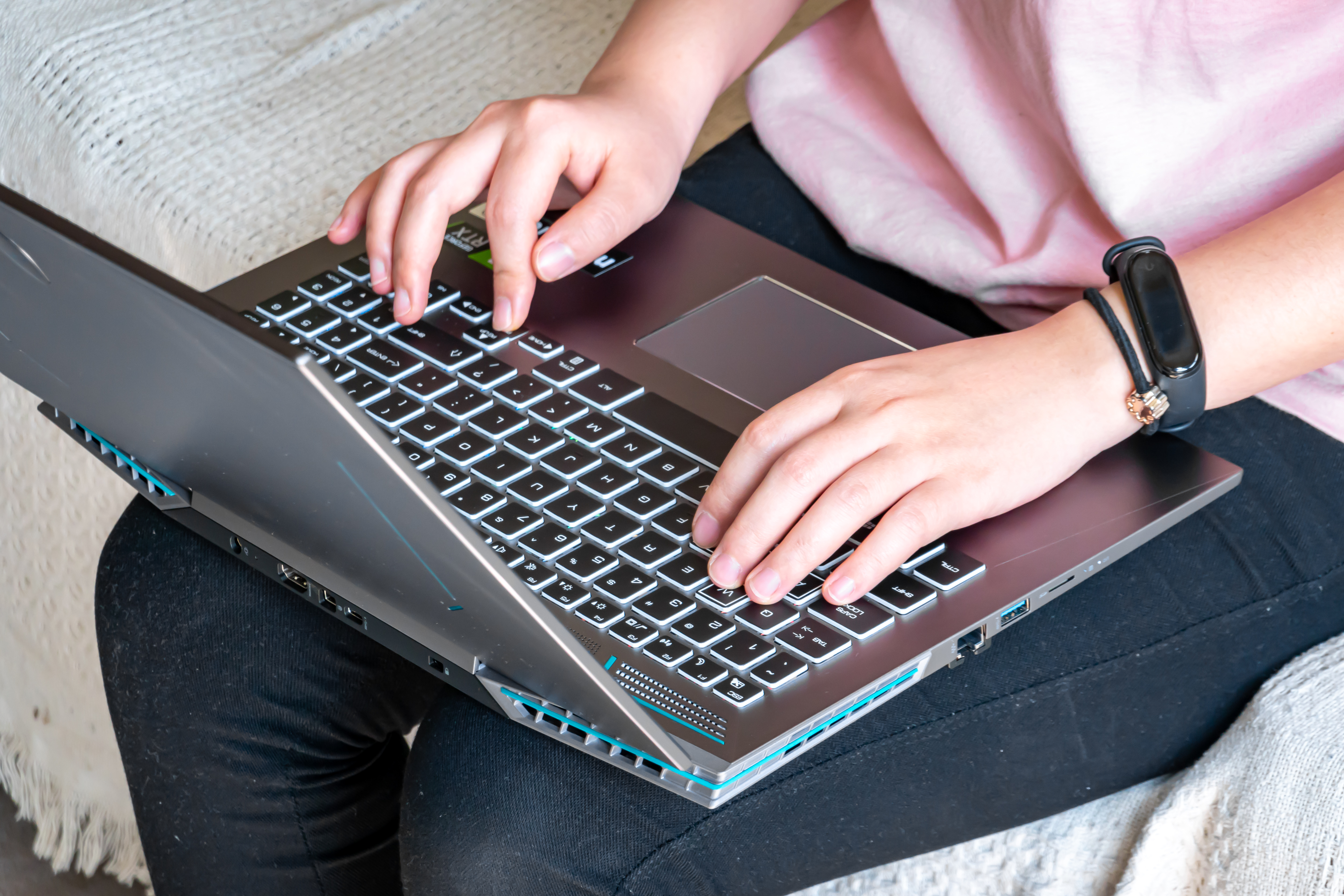 雷神911pro高端笔记本,雷神911pro可以玩的游戏